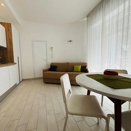 Hotel Iride Suite & Breakfast- Ideale Per Famiglie E Coppie Riccione Kültér fotó