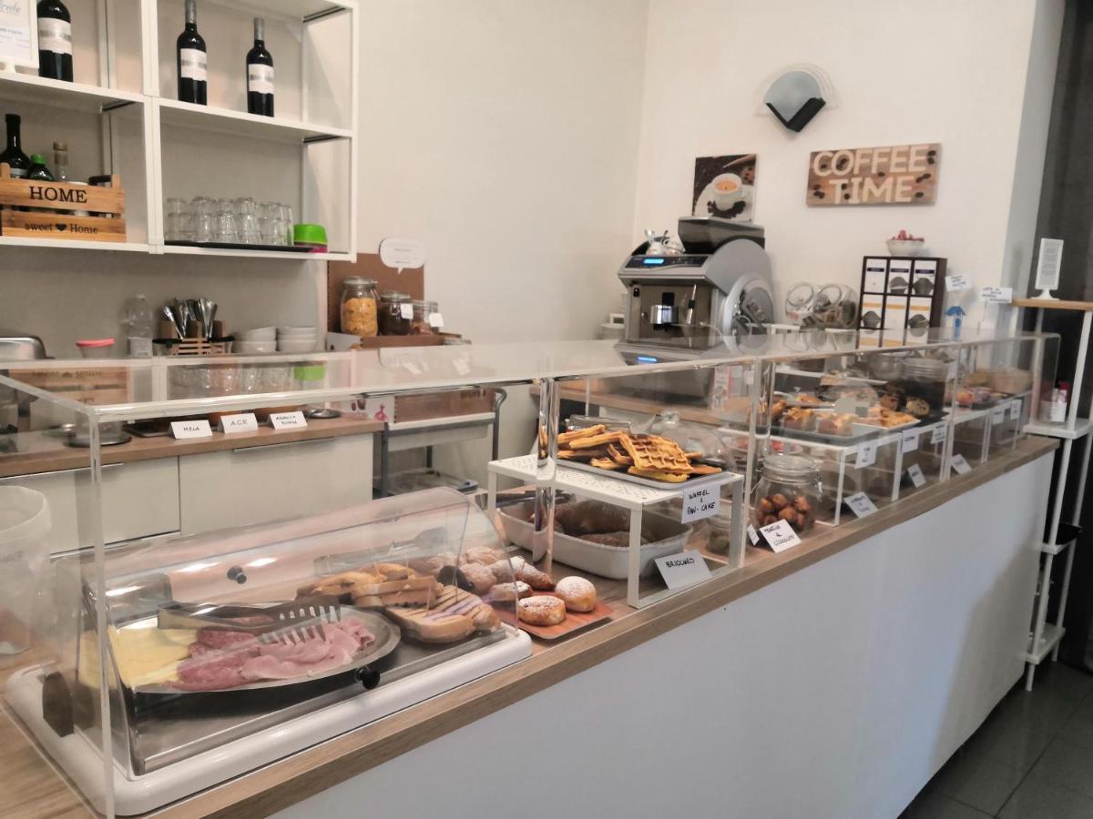 Hotel Iride Suite & Breakfast- Ideale Per Famiglie E Coppie Riccione Kültér fotó