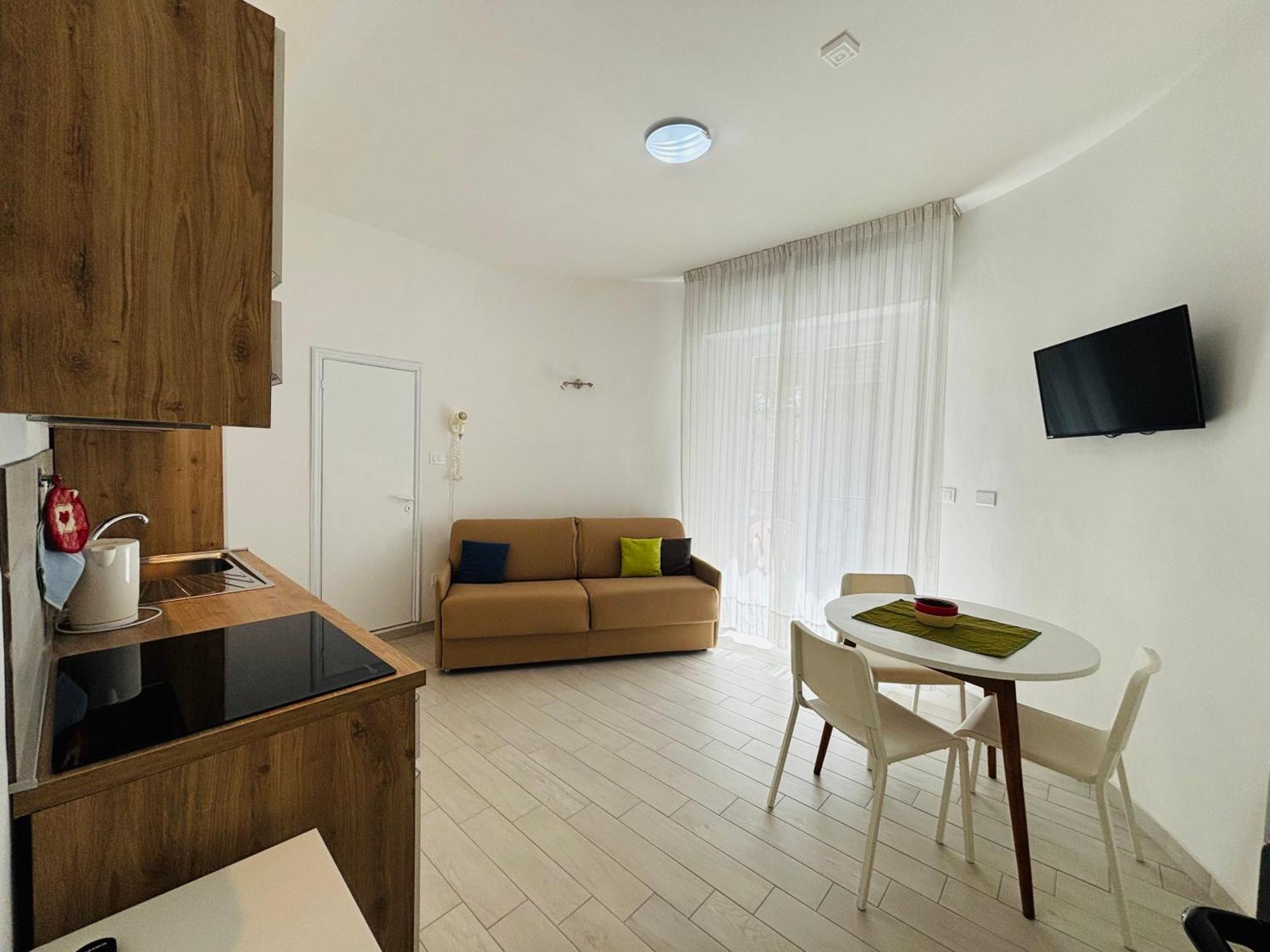 Hotel Iride Suite & Breakfast- Ideale Per Famiglie E Coppie Riccione Kültér fotó