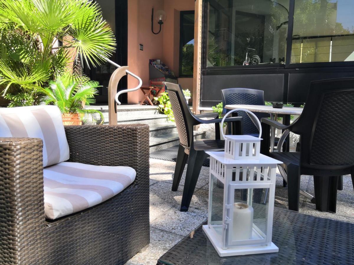 Hotel Iride Suite & Breakfast- Ideale Per Famiglie E Coppie Riccione Kültér fotó